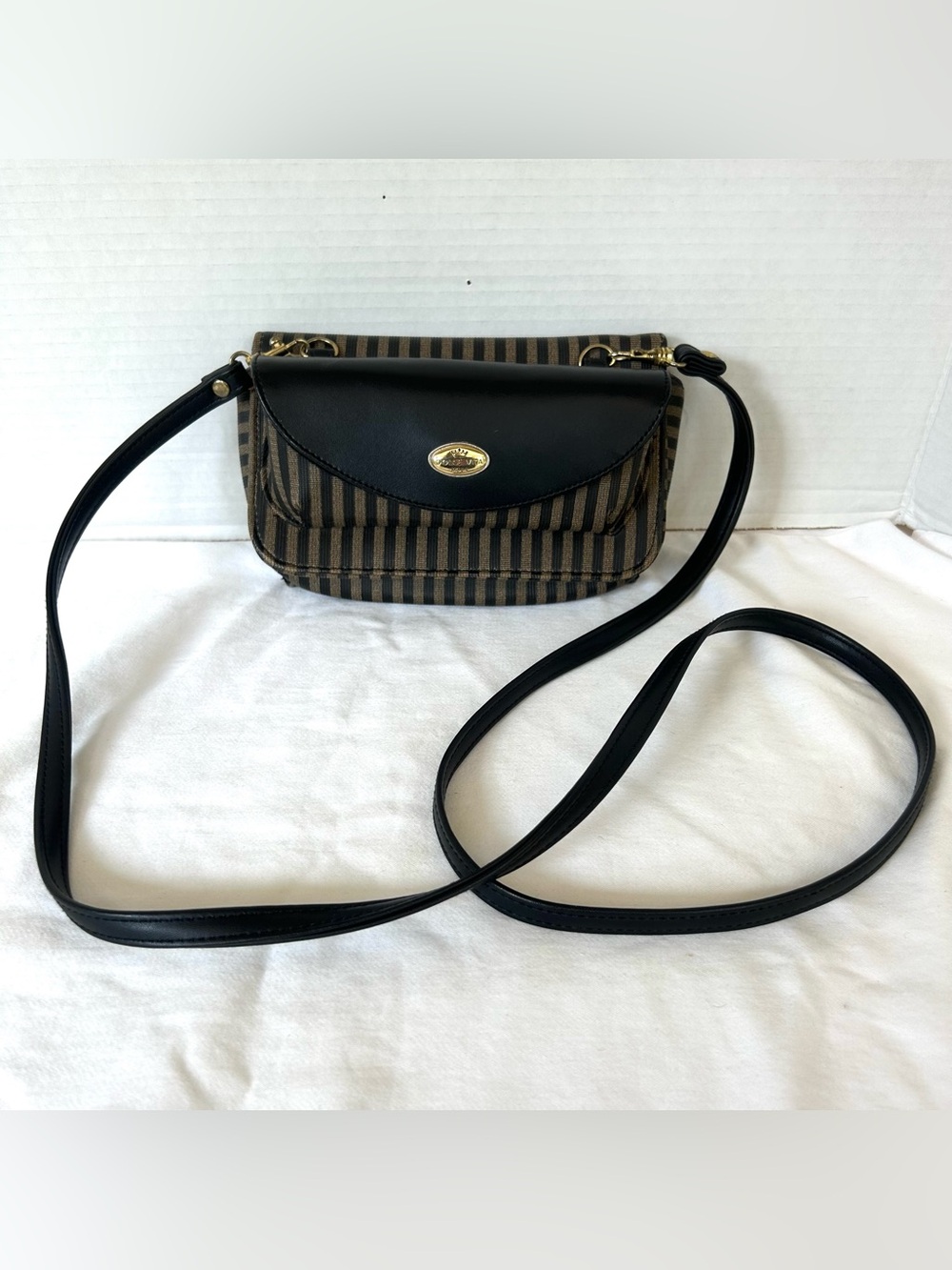 Dolce Vita Moda Jackson Crossbody Wallet Purse